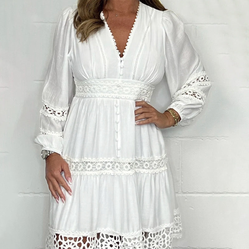 🌸Modna i elegancka koronkowa sukienka z dekoltem w szpic