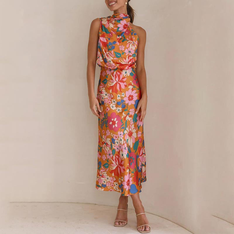 sukienka maxi z nadrukiem kwiatowym, wiązaniem przy szyi, gumką w pasie, satynowym połyskiem